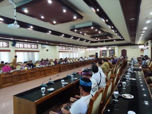 Rapat Dengar Pendapat (RDP) bersama Dewan Pimpinan Daerah (DPD) Himpunan Nelayan Seluruh Indonesia (HNSI) Provinsi Bali, Senin (2707)