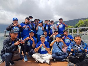 Sambut HUT ke-25, Partai Demokrat Bali Gelar Gerakan Langit Biru di Danau Batur Tanam Pohon hingga Tebar Ikan Mujair