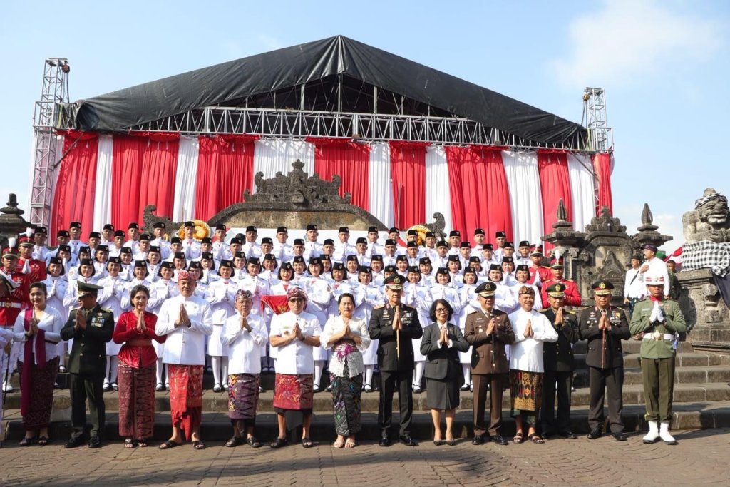 Peringatan HUT ke-81 RI, Gubernur Koster dan Wagub Giri Prasta Tekankan Spirit Pembangunan serta Peran Generasi Muda