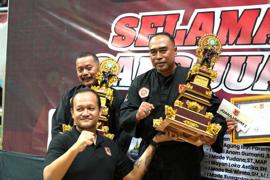 Wakil Bupati Badung Bagus Alit Sucipta saat penutupan Kejuaraan Pencak Silat Bakti Negara Cup I Tahun 2026 di GOR Purna Krida Kerobokan, Selasa (8/9)