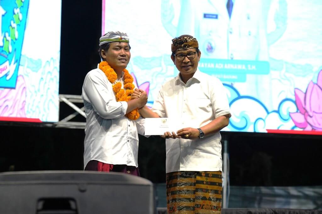 HUT Ke-55 STT. Tunjung Mekar, Bupati Adi Arnawa: Tingkatkan Kualitas SDM agar Mampu Berdaya Saing
