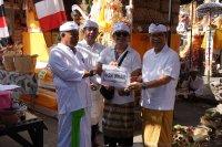 Bupati Adi Arnawa menghadiri sekaligus menjadi upasaksi Karya Ngenteg Linggih Wraspati Kalpa Agung di Pura Dalem Lebah, Banjar Penenjoan, Desa Darmasaba, Kecamatan Abiansemal, Selasa (22/9)