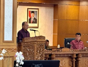 Rapat Paripurna DPRD, Gubernur Koster Sampaikan Raperda Perubahan APBD 2026 dan Raperda APBD 2027