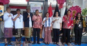 Bunda PAUD Badung, Nyonya Rasniathi Adi Arnawa saat kegiatan Safari Kesehatan sekaligus peluncuran resmi program "SIGAP EMAS" di Lapas Perempuan Kelas IIA Kerobokan, Kamis (3/9)