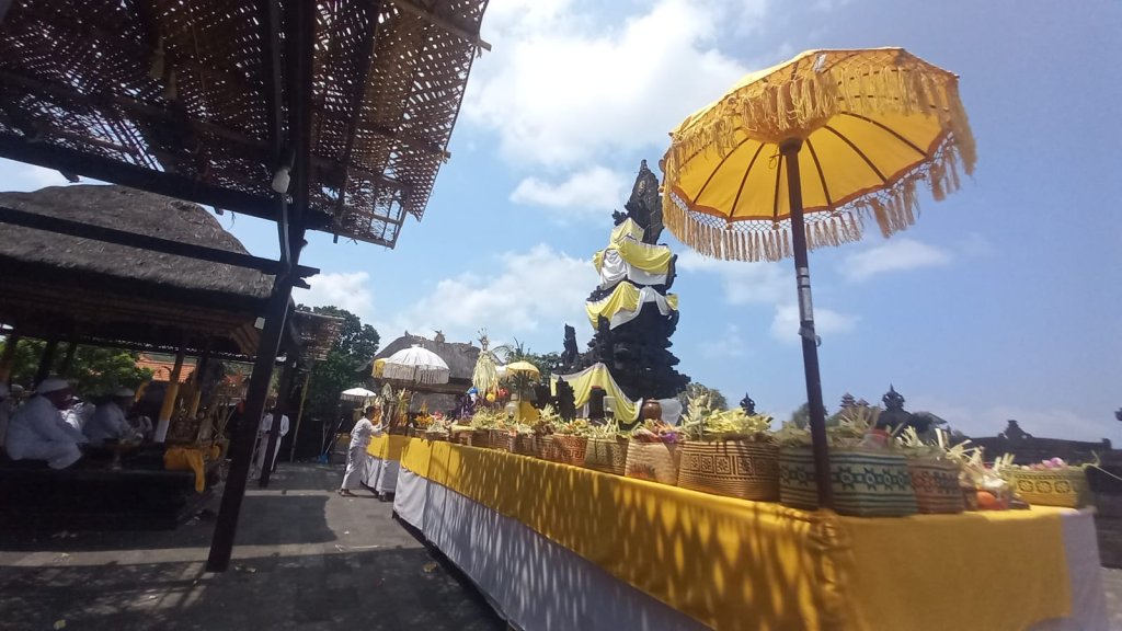 Pulihkan Harmoni Alam dan Bangsa, Upacara Pemahayu Jagat Segara Kertih Digelar di Pura Tanah Lot